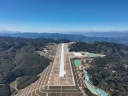 云南鳳慶通用機場(chǎng)建設工程項目土石方、地基處理及排水工程施工